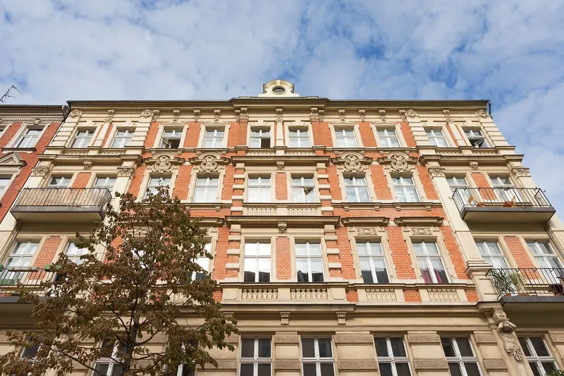 Stilvolle 2-Zimmer-Wohnung im klassischen Altbau — photo 1